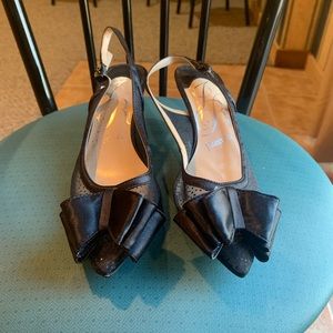 j. Renee Vanna Black Slingbacks